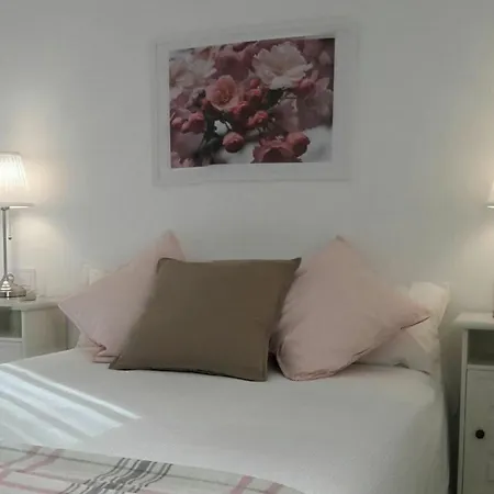 With 2 Bedrooms In - 10 M From The